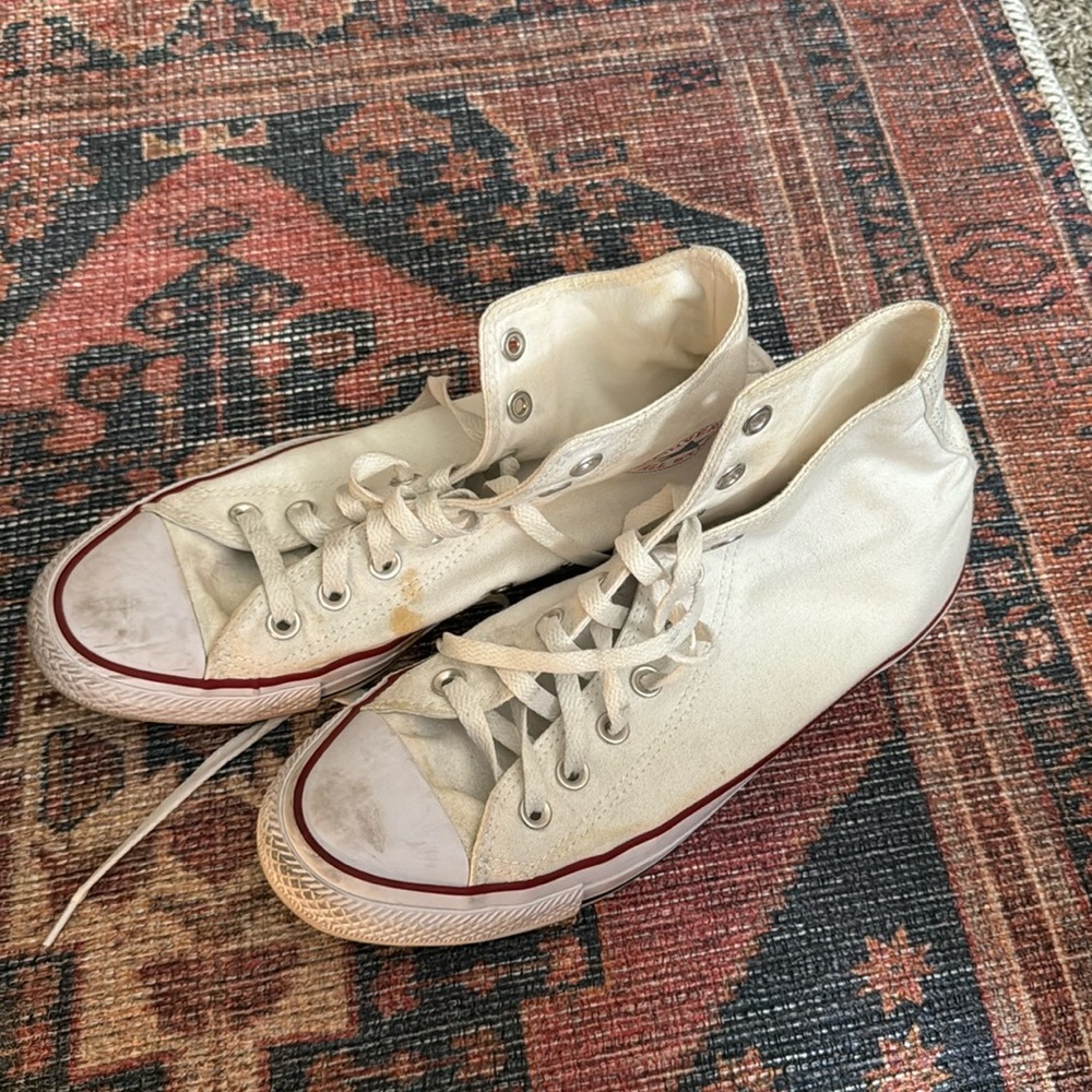 WHITE CONVERSE HIGH TOPS